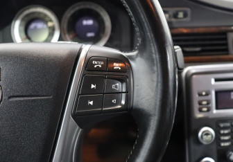 Подержанный автомобиль Volvo S80 2011 года (17 фото)