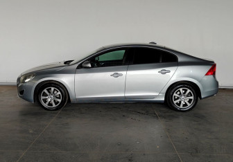 Подержанный автомобиль Volvo S60 2011 года (7 фото)