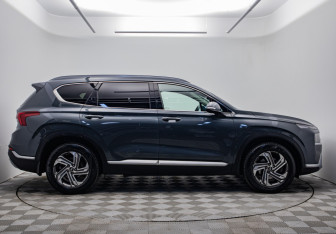 Подержанный автомобиль Hyundai Santa Fe 2021 года (6 фото)