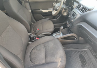 Подержанный автомобиль Kia Rio Sedan 2012 года (9 фото)