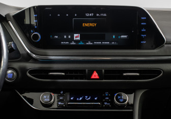 Подержанный автомобиль Hyundai Sonata 2020 года (13 фото)