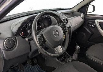 Подержанный автомобиль Nissan Terrano 2021 года (15 фото)