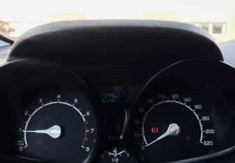Подержанный автомобиль Ford EcoSport 2014 года (12 фото)