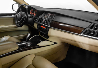 Подержанный автомобиль BMW X6 2014 года (9 фото)