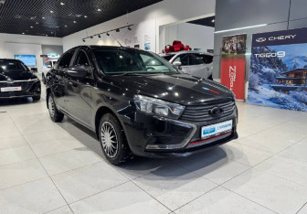Подержанный автомобиль LADA (ВАЗ) Vesta Sedan 2018 года (3 фото)