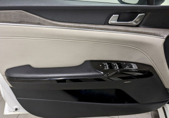 Подержанный автомобиль Kia K5 2022 года (11 фото)