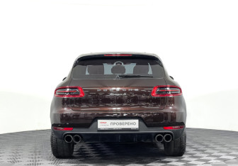 Подержанный автомобиль Porsche Macan 2017 года (6 фото)