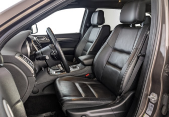 Подержанный автомобиль Jeep Grand Cherokee 2018 года (20 фото)