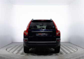 Подержанный автомобиль Volvo XC90 2005 года (6 фото)