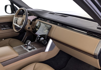 Подержанный автомобиль Land Rover Range Rover 2023 года (13 фото)