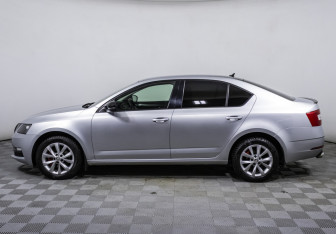 Подержанный автомобиль Skoda Octavia Liftback 2017 года (8 фото)