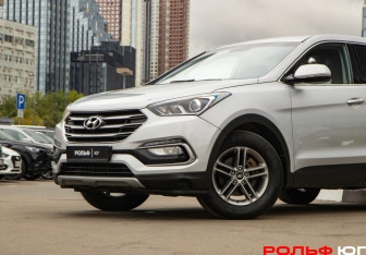 Подержанный автомобиль Hyundai Santa Fe 2015 года (16 фото)