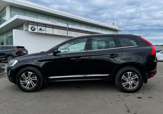 Подержанный автомобиль Volvo XC60 2015 года (8 фото)