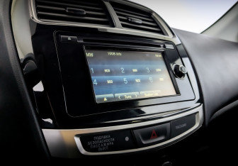 Подержанный автомобиль Mitsubishi ASX 2014 года (26 фото)