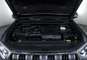 Подержанный автомобиль Toyota Land Cruiser Prado 2022 года (7 фото)