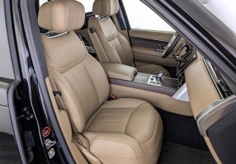 Подержанный автомобиль Land Rover Range Rover 2023 года (24 фото)