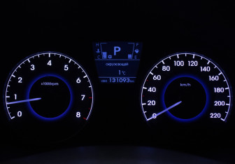 Подержанный автомобиль Hyundai Solaris Sedan 2012 года (12 фото)