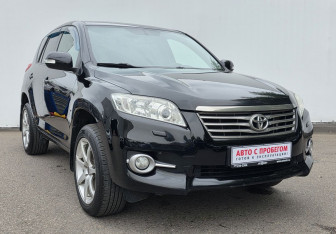 Подержанный автомобиль Toyota RAV4 2010 года (3 фото)