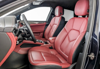 Подержанный автомобиль Porsche Macan 2021 года (20 фото)