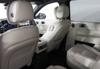 Подержанный автомобиль LiXiang L9 2024 года (12 фото)