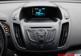 Подержанный автомобиль Ford Kuga 2014 года (12 фото)