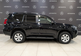 Подержанный автомобиль Toyota Land Cruiser Prado 2021 года (4 фото)
