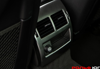 Подержанный автомобиль Jaguar XF Sedan 2014 года (17 фото)