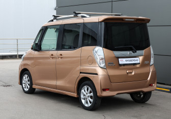 Подержанный автомобиль Nissan Dayz Roox 2018 года (7 фото)