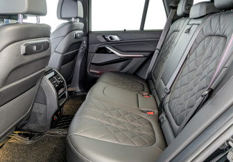 Подержанный автомобиль BMW X5 2023 года (12 фото)