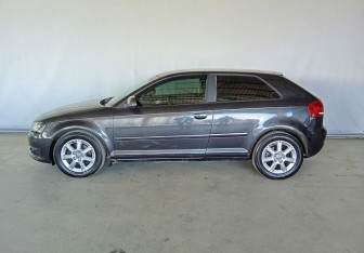 Подержанный автомобиль Audi A3 Hatchback 2010 года (8 фото)