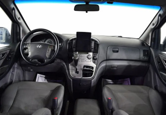 Подержанный автомобиль Hyundai Grand Starex 2011 года (6 фото)