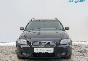Подержанный автомобиль Volvo V50 2006 года (2 фото)