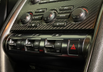 Подержанный автомобиль Nissan GT-R 2011 года (20 фото)