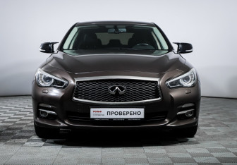 Подержанный автомобиль Infiniti Q50 2014 года (2 фото)