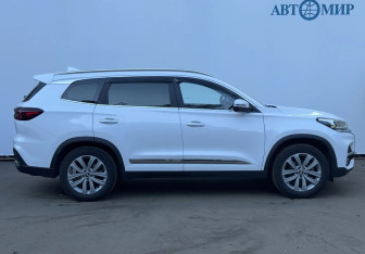 Подержанный автомобиль Chery Tiggo 8 2022 года (4 фото)