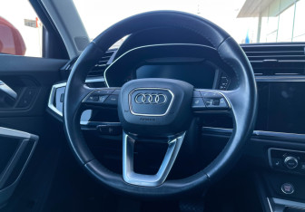 Подержанный автомобиль Audi Q3 2020 года (14 фото)