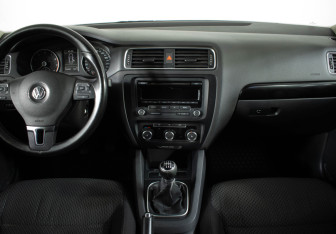 Подержанный автомобиль Volkswagen Jetta Sedan 2011 года (11 фото)
