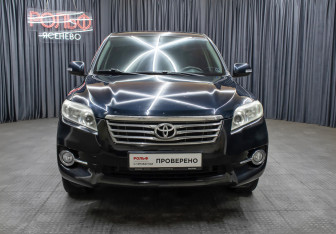 Подержанный автомобиль Toyota RAV4 2011 года (2 фото)