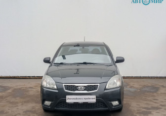 Подержанный автомобиль Kia Rio Hatchback 2011 года (2 фото)