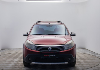 Подержанный автомобиль Renault Sandero 2012 года (8 фото)