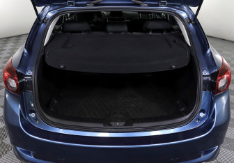 Подержанный автомобиль Mazda 3 Hatchback 2018 года (17 фото)