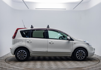 Подержанный автомобиль Nissan Note 2013 года (4 фото)