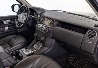 Подержанный автомобиль Land Rover Discovery 2016 года (13 фото)