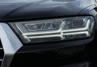 Подержанный автомобиль Audi Q7 2016 года (21 фото)