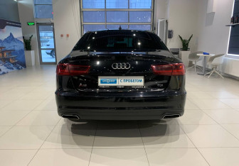 Подержанный автомобиль Audi A6 Sedan 2017 года (5 фото)