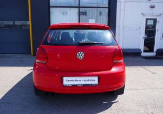 Подержанный автомобиль Volkswagen Polo Hatchback 2011 года (6 фото)