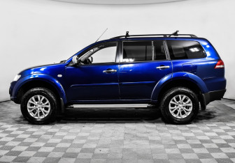 Подержанный автомобиль Mitsubishi Pajero Sport 2013 года (8 фото)
