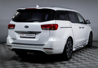 Подержанный автомобиль Kia Carnival 2016 года (5 фото)