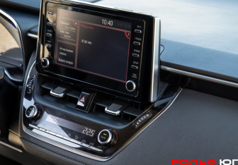 Подержанный автомобиль Toyota Corolla Sedan 2019 года (12 фото)