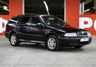 Подержанный автомобиль Skoda Octavia Wagon 2009 года (3 фото)